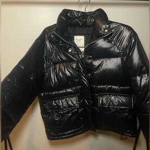 Black Abercrombie & Fitch Puffer Jacket — Size Small — ONLY worn once! 🖤
